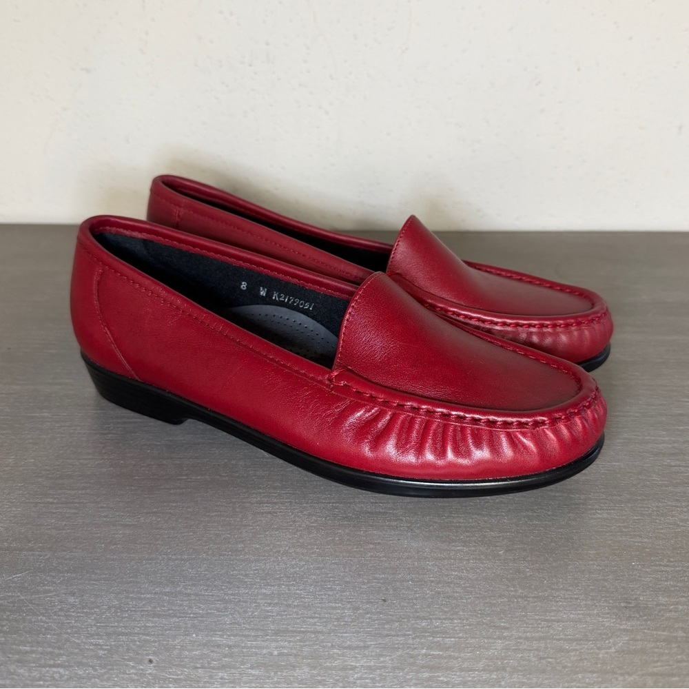 New SAS Simplify Red Leather Loafers Women's Sz 8.5 M Comfort Shoes Made in USA